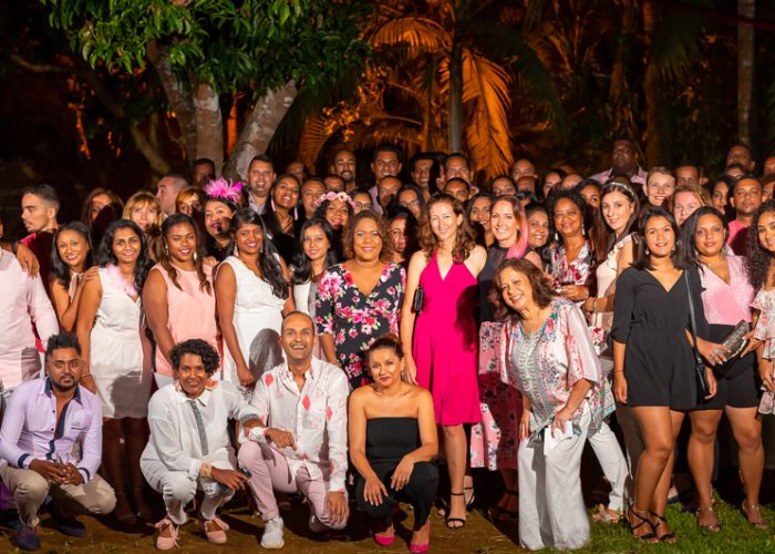 1.-EOY-Emotion-Full-team---1-retouche